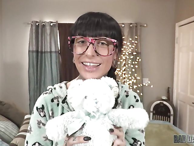 Tattoo solo with busty girl with glasses Jessie Lee