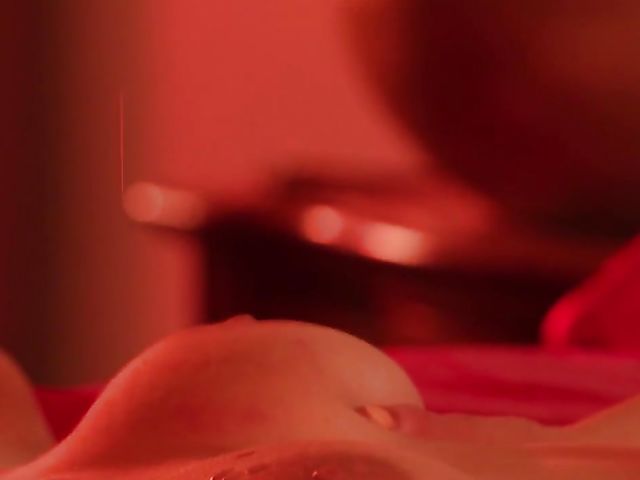 Lesbian blindfold babe Gabbie Carter and kinky Gia Derza love playing with fire