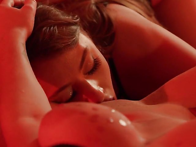 Lesbian blindfold babe Gabbie Carter and kinky Gia Derza love playing with fire