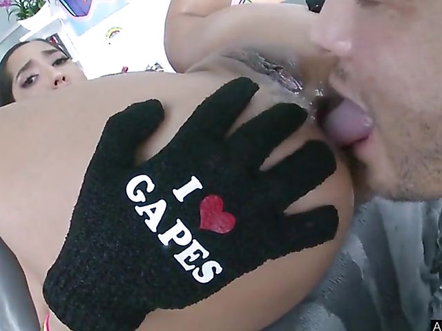 Anal FFM party with naughty Chloe Amour and Jade Reign