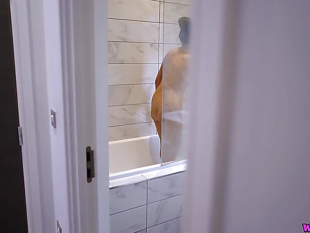 Shower spy on good looking mom Bonnie who is proud of her body