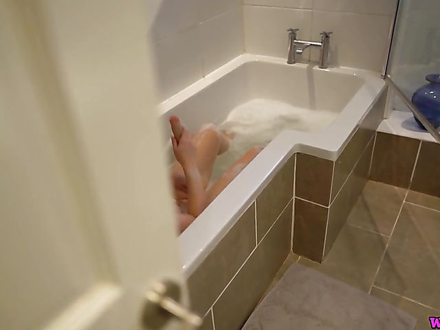Bathroom spy on Cherry English with her dildo
