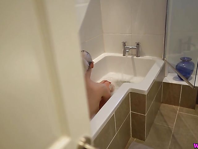 Bathroom spy on Cherry English with her dildo