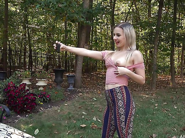 Aria Amore - Outdoor masturbation with her incredible toys