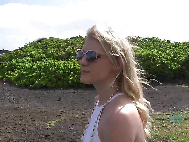 Melody Marks - GF car BJ on the way to the ocean