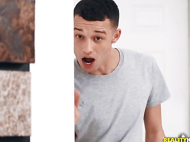 Mom and teen Addie Andrews and Leah Lee love the same cock