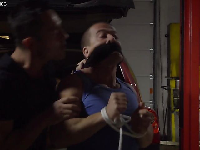 Romanian euro MILF Shalina Devine is horny in the garage