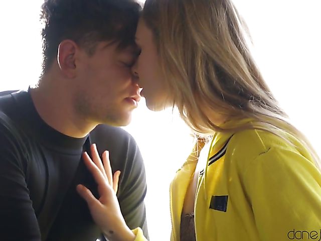 Winter sex with small tits babe Alecia Fox