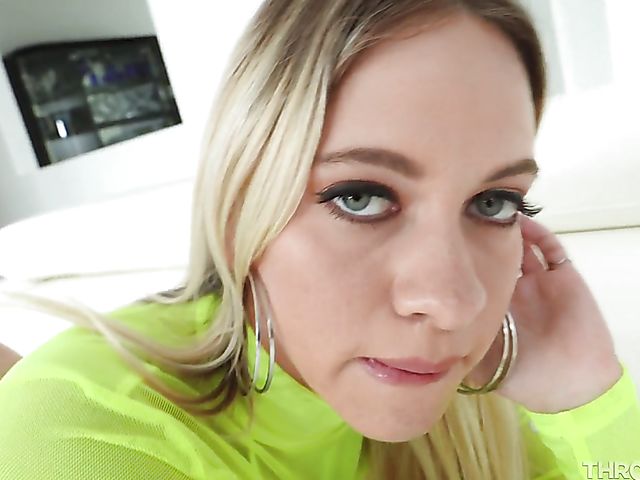 Sloppy deep throat love with lovely Khloe Kapri