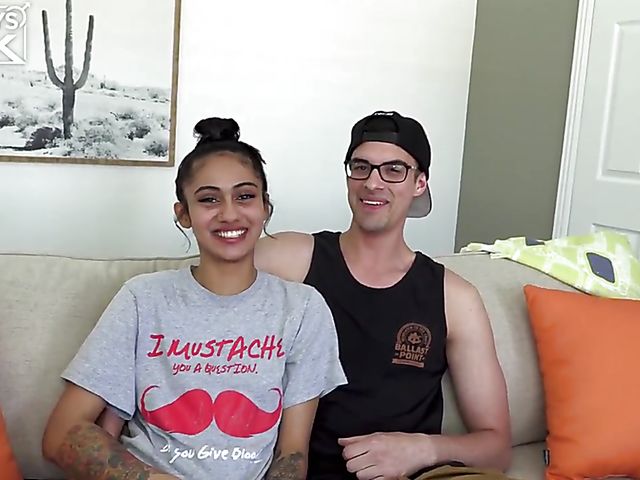 Zeek Simons & Mia Thomas - Watch nerd fuck a lovely girl