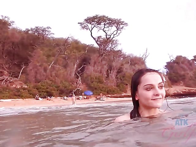 Aften Opal spreads her pussy in the car on the way to the beach to go skinny dipping