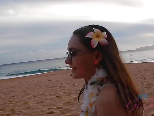 Aften Opal spreads her pussy in the car on the way to the beach to go skinny dipping