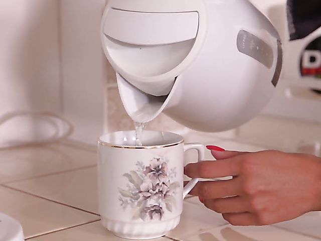 Sexy latina Canela Skin gets her Colombian pussy hammered after breakfast