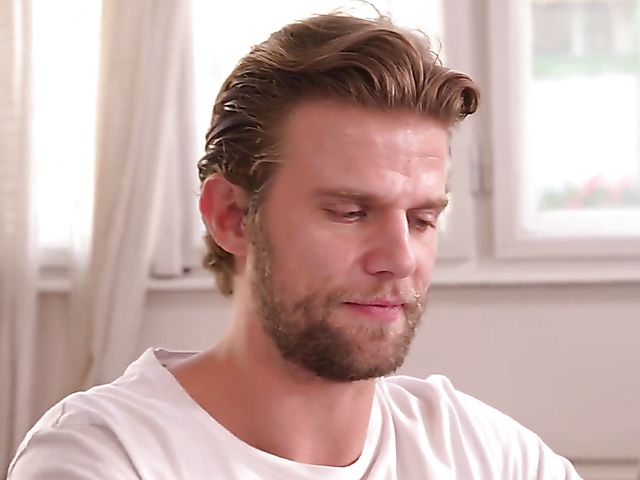 Sexy latina Canela Skin gets her Colombian pussy hammered after breakfast