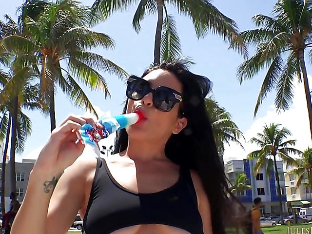 Miami Beach ass shake and deep anal with Kissa Sins