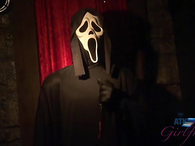 Latina girlfriend Sophia Leone wants you to have a look at her pussy