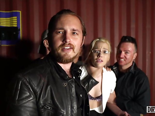 Lesbian cosplay in the night with Kenna James and hot catwoman Vicki Chase