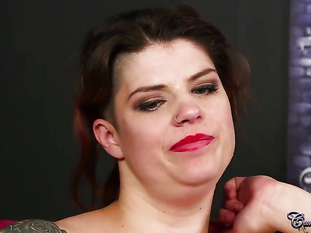 Big tits facial addict Lucia Love knows how to make him explode