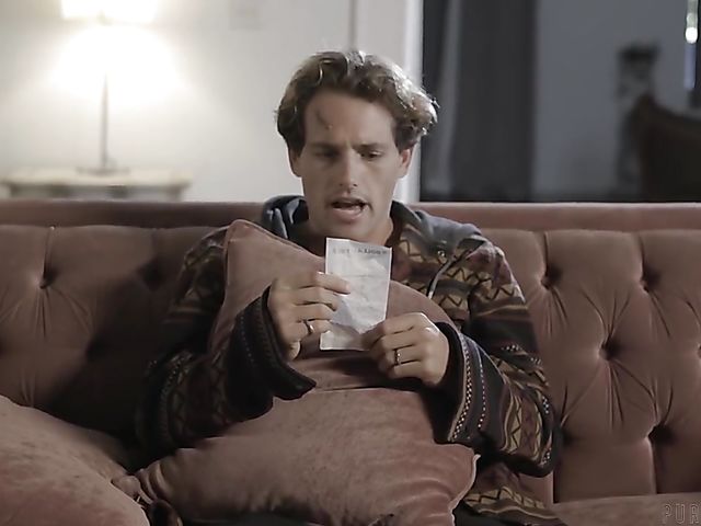 Amnesiac Tyler Nixon fucks dirty MILF Sovereign Syre