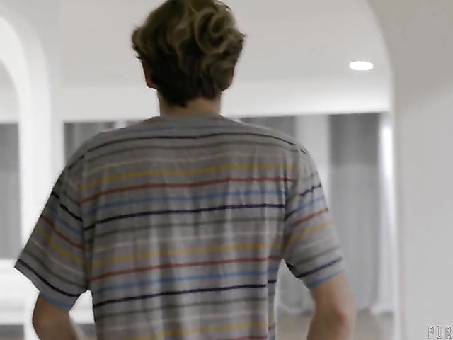 Amnesiac Tyler Nixon fucks dirty MILF Sovereign Syre