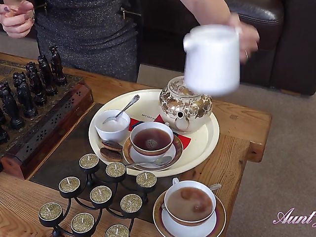 Jerk off instructions from mature beauty Kitty