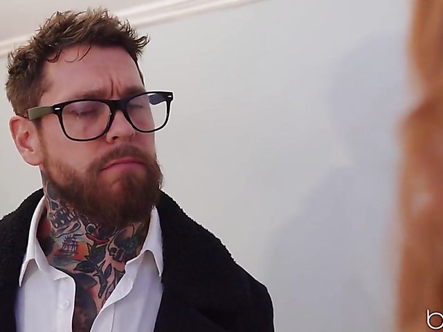 British redhead Lenina Crowne seduces a hotel guest