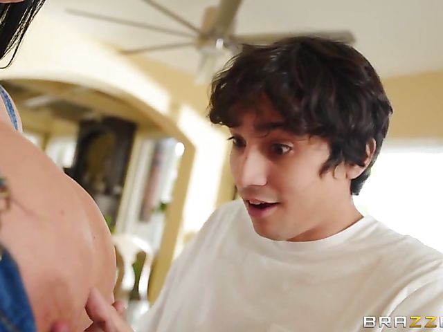 MILF Sybil Stallone flashes her huge boobs while cleaning the house to seduce Ricky Spanish