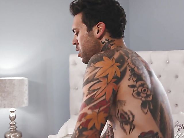 Anal tattoo lovers Baby Sid and Small Hands go at it