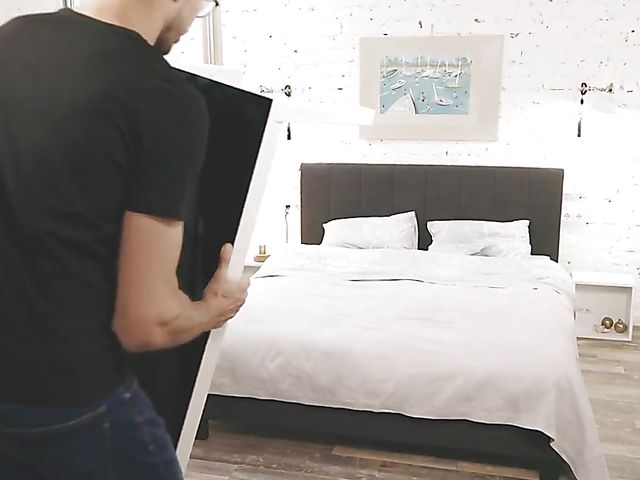 Seraphina - MILF seduces her neighbor and fucks his cock in bed