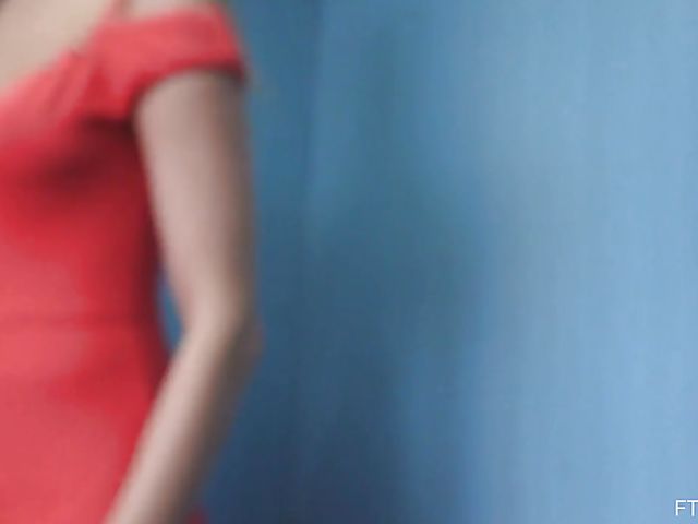 Public flashing and spreading with MILF stunner Karina