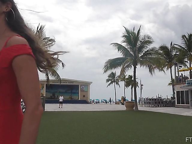 Public flashing and spreading with MILF stunner Karina