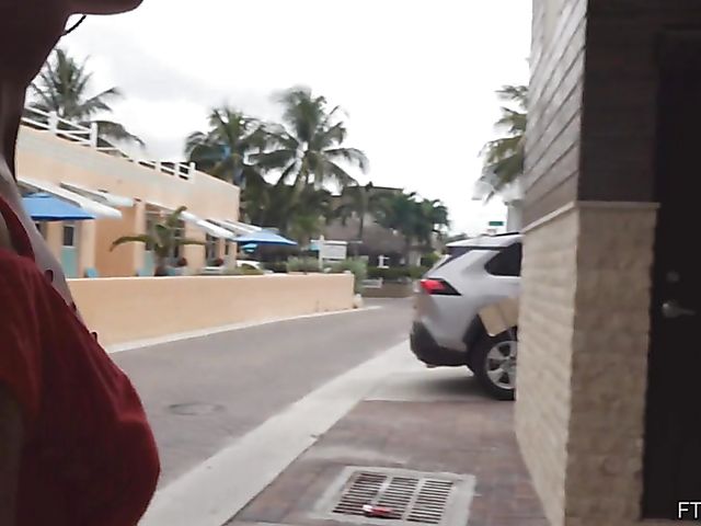 Public flashing and spreading with MILF stunner Karina