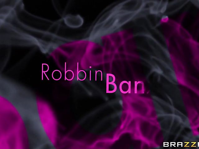 Horny brazzers MILF in fishnets Robin Banx whoring in the night
