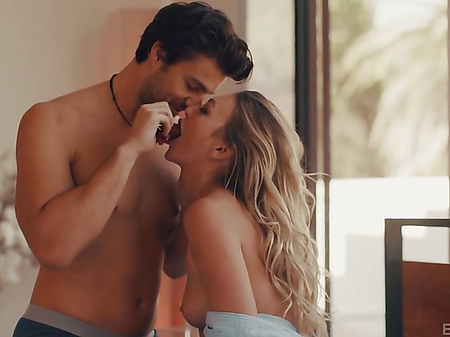Sensual morning fuck with sexy Adira Allure in bed