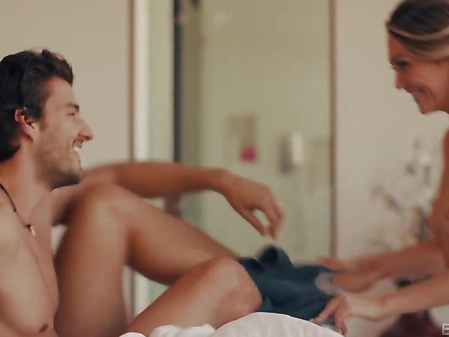 Sensual morning fuck with sexy Adira Allure in bed