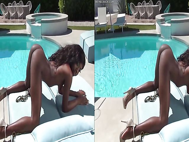 3D VR outdoor solo with flirty black babe Anne Amari