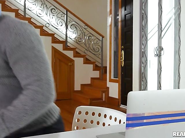 Moms Bang Teens threesome with Aubree Valentine and Becky Bandini