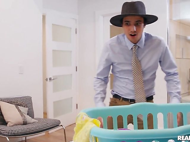 Kenzie Taylor - Unsatisfied MILF caught by Ricky Spanish