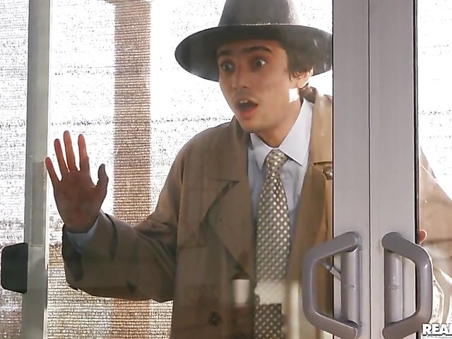 Kenzie Taylor - Unsatisfied MILF caught by Ricky Spanish