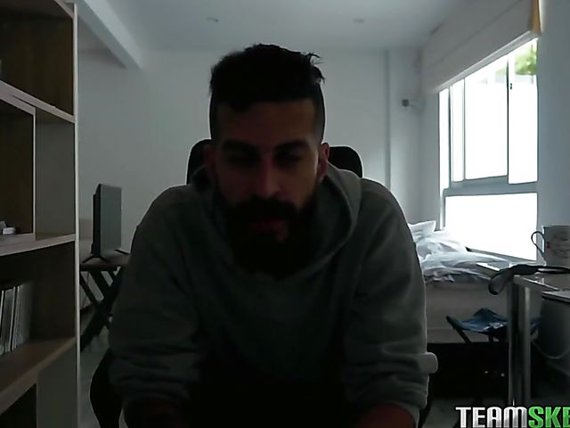 Big boobs latina slut Bella Dulce is very horny