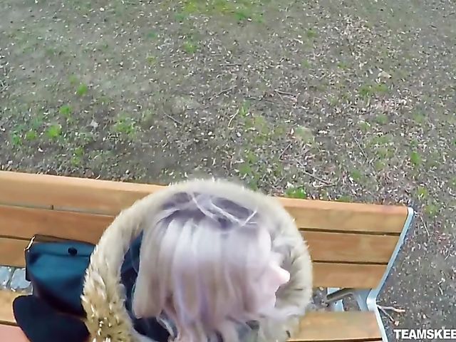 Eva Elfie - Public blowjob for money in the park