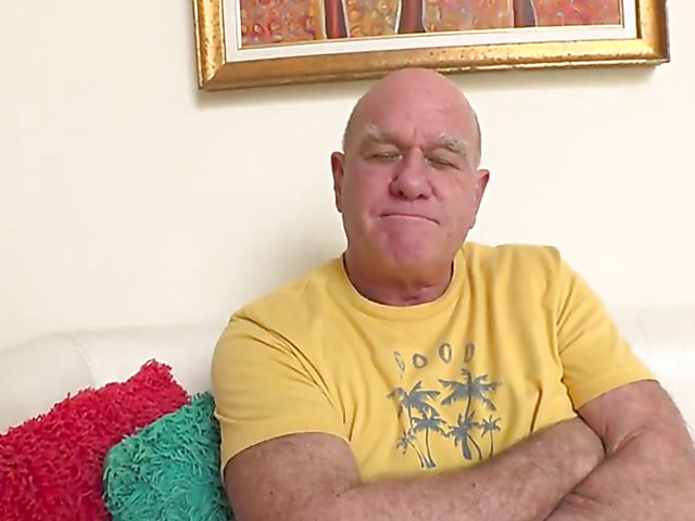 Flirty adult model Luna Lovely doing double penetration porn