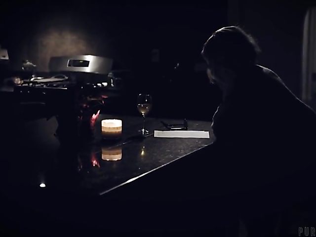 Hot mom Kit Mercer helps her injured stepson