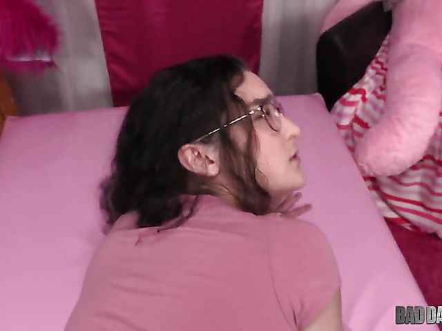 Daddy's girl with glasses Lyra Lockhart enjoys sex POV