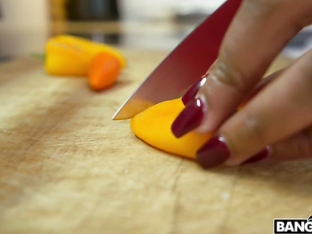 Big booty ebony kitchen facesitting and fucking with Mimi Curvaceous