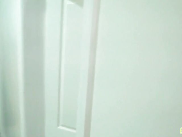 Kiara Cole & Rosalyn Sphinx - Stuck step sisters threesome