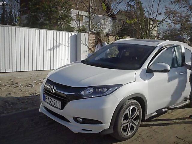 Amirah Adara anal banged after Zazie Skymm's blowjob for the cam