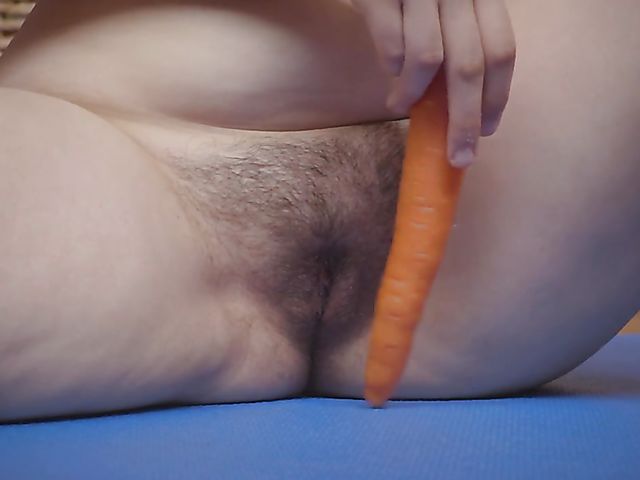 Nude gymnastics and carrot masturbation with chubby girl Willow