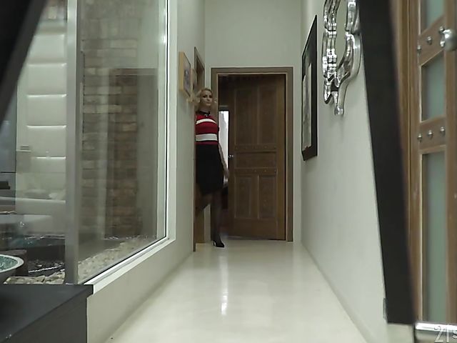 Three lesbians anal with Cherry Kiss, Sasha Sparrow and Nikki Fox