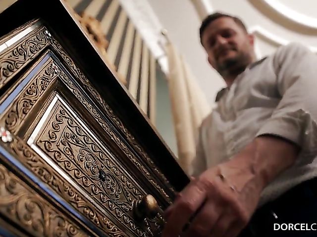 Sexy blindfolded threesome with anal babes Veronica Leal and Anissa Kate